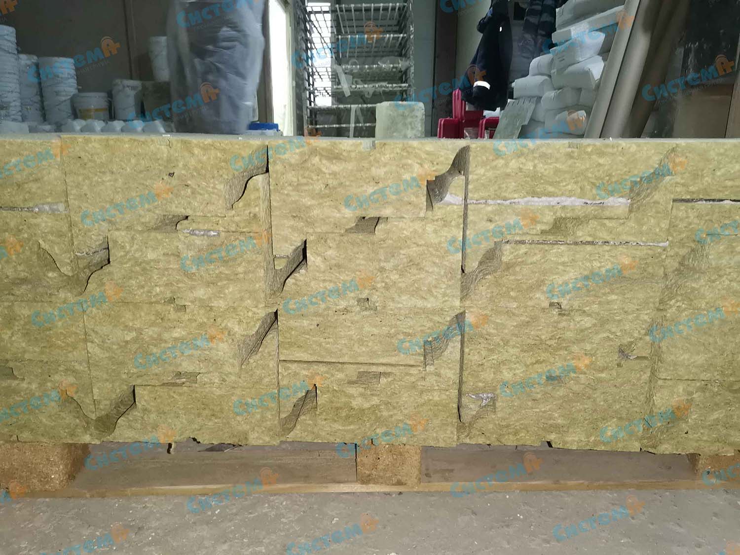 Минераловатные карнизы и кронштейны для оформления фасада школы Минераловатные карнизы и кронштейны для оформления фасада школы